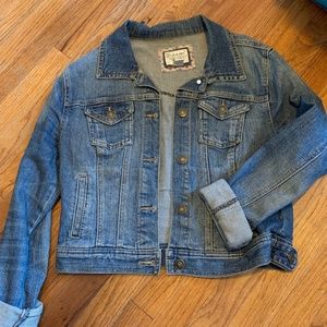 Jean Jacket - midwash with front pockets